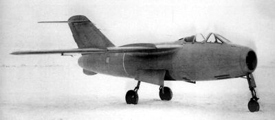 Le La-174D équipé d'un Derwent 5 britannique