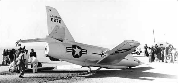 Le X-2 n°2 après un atterrissage