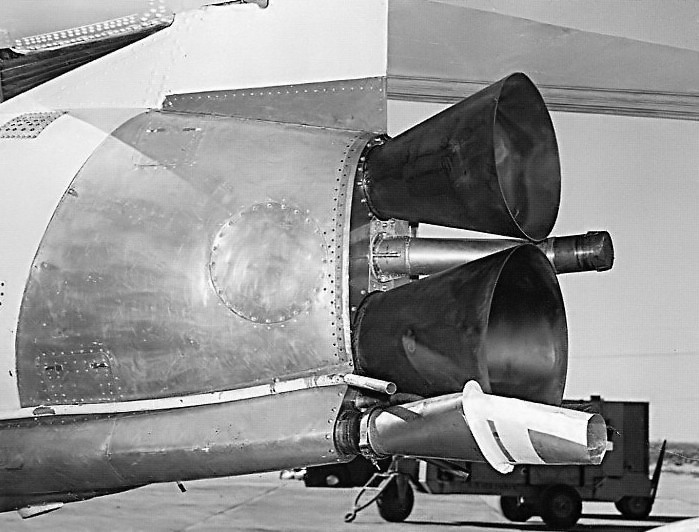 Les tuyères allongées du XLR-25 installées lors des derniers vols