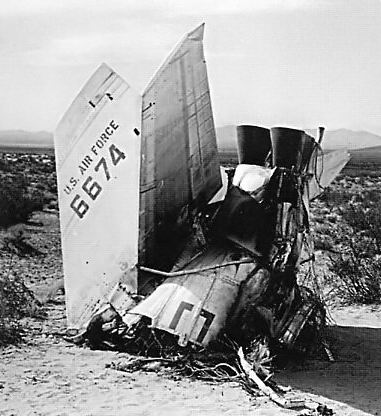 L'épave du X-2 après le crash de Mel Apt