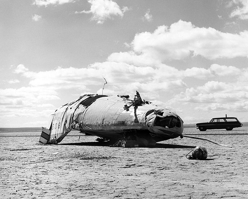 Le crash du M2F2, filmé en direct deviendra un indicatif de feuilleton TV. Le pilote, Bruce Peterson en sort vivant, mais perd l’usage d’un œil. C’est le seul accident grave de toute la campagne d’essais de Lifting bodies, de 1962 à 1975. l’appareil sera… reconstruit !